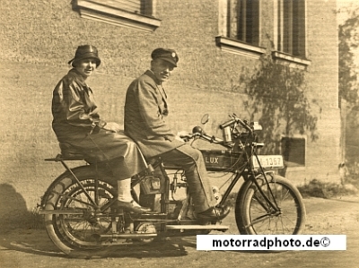 Lux Motorrad Foto  um 1925  lux-01