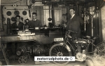 Motorrad Automobil Werkstatt Foto   um 1925   we-f01